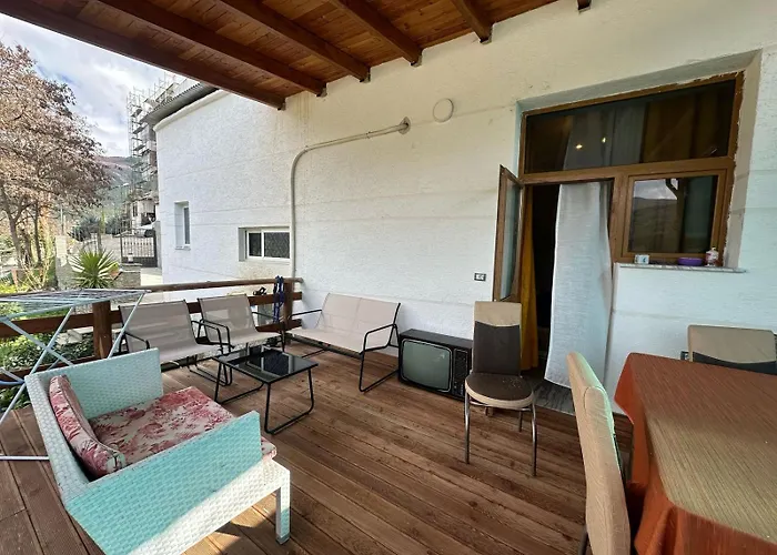 Vladi\'S Home